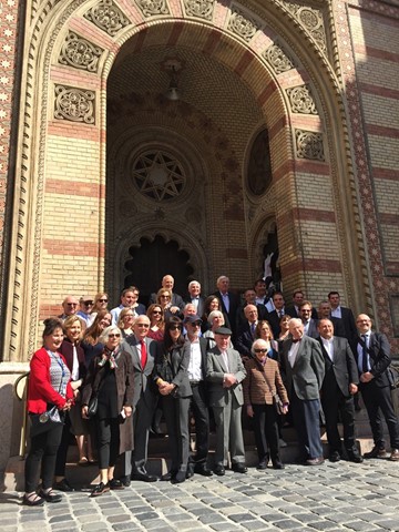 An AJC delegation outside the Dohány Street Synagogue in Budapest, after the signing of a formal partnership agreement between AJC and the Federation of Jewish Communities in Hungary.